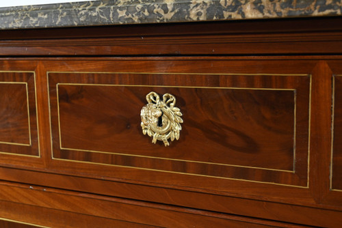 Rare Commode en Acajou, époque Louis XVI – 2ème Partie XVIIIe