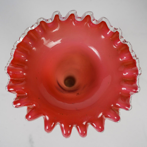 Une Paire De  vases de forme Cornets En Opaline Fin XIXème Siècle 