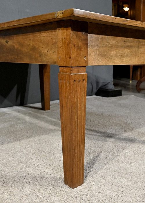 Table Basse en Noyer, goût Louis XVI – XIXe