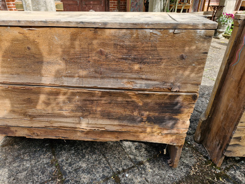 Coppia di mobili rivestiti in legno del XVIII secolo
