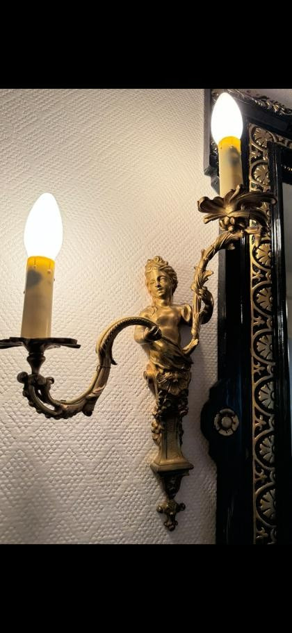 PAIR OF WALL SCONCES IN THE LOUIS XV STYLE