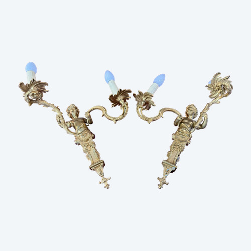 PAIR OF WALL SCONCES IN THE LOUIS XV STYLE