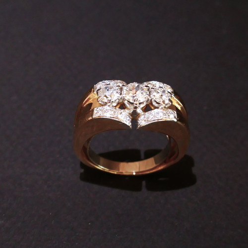 Bague Tank Ornée De Diamants, Or 18 Carats.