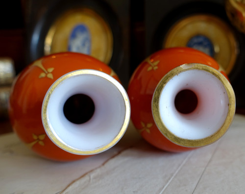 Baccarat: pair of orange and gold opaline vases - circa 1900