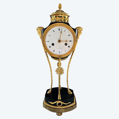 Periodo del Direttorio-Consulat: Bellissimo orologio a testa di fauno.