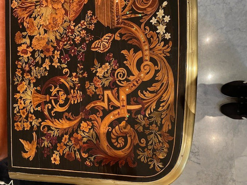 Commode d'époque Louis XIV dites "au jasmin" et  attribuée a PIERRE GOLE