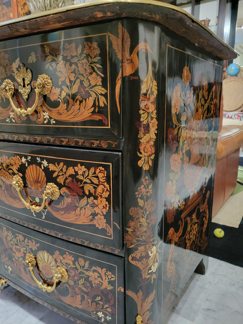 Commode d'époque Louis XIV dites "au jasmin" et  attribuée a PIERRE GOLE