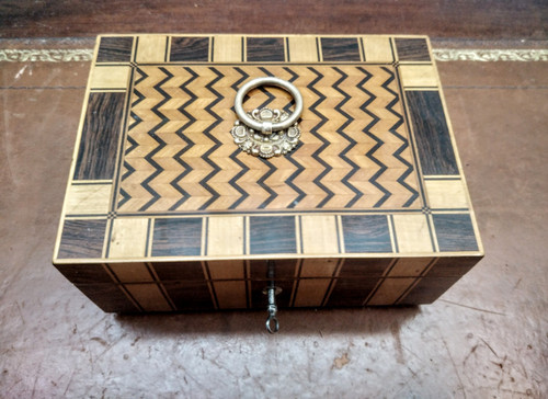 Inlaid box