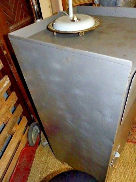 Ancienne console d’atelier en métal industriel 1950