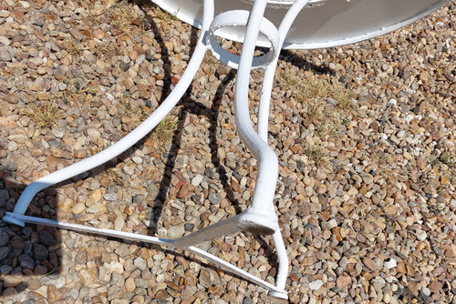 table ou géridon pour jardin en fer forgé 3 pieds début 1900