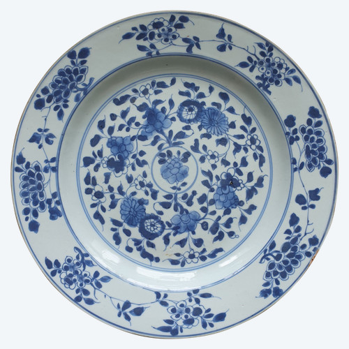 Large Chinese 18th c blue and white plate