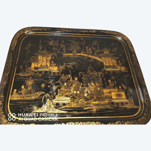 Large rectangular tray in black and gold lacquered sheet metal with 19th century Chinese décor