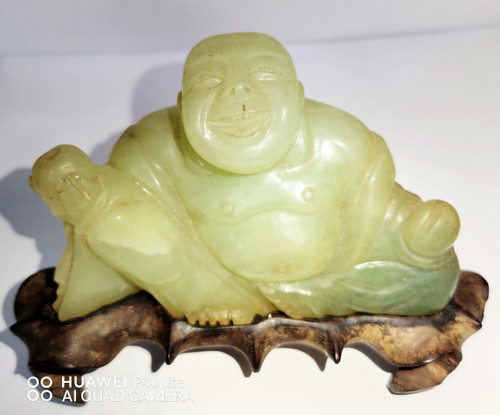 Statuette Bouddha souriant jade vert Chine vers 1930