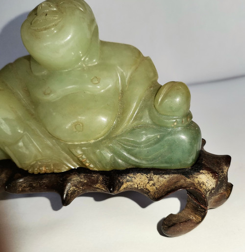 Statuette Bouddha souriant jade vert Chine vers 1930