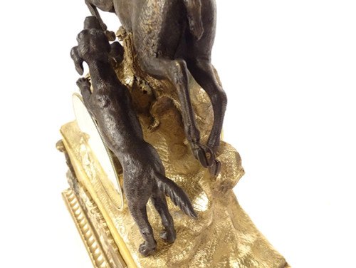 Restauro Orologio in marmo terra di Siena bronzo dorato Cane da caccia Cervo da caccia XIX secolo