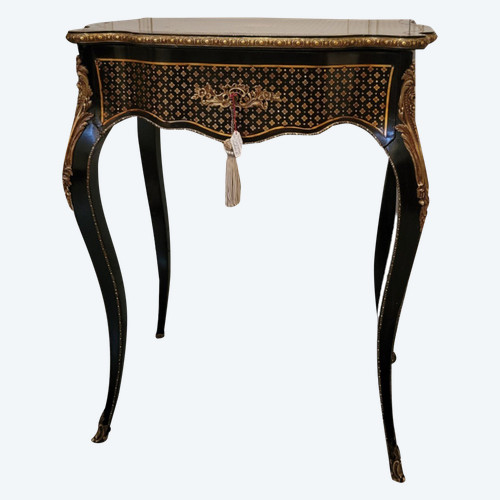 Petite table coiffeuse signée par Jean Pierre Tahan ebeniste de Napoléon III