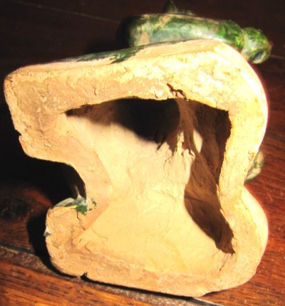 Statuetta del medico in terracotta smaltata verde, provenienza asiatica, Cina, XIX secolo