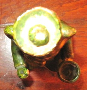 Statuetta del medico in terracotta smaltata verde, provenienza asiatica, Cina, XIX secolo