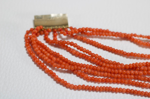 Collana Girocollo E Suo Bracciale In Corallo E Oro Giallo