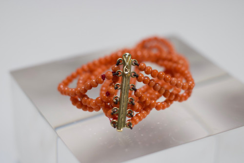 Collana Girocollo E Suo Bracciale In Corallo E Oro Giallo