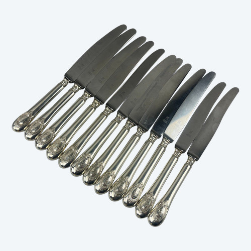 12 Medaillon-Käsemesser aus silbernem Metall