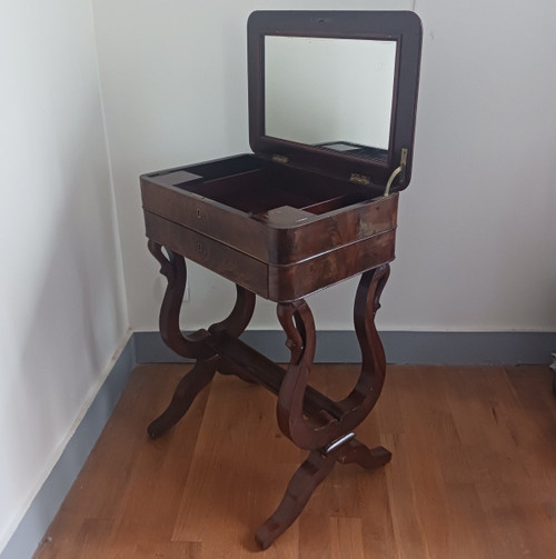 France, Louis-Philippe period - small mahogany worker or hairdresser - good condition
