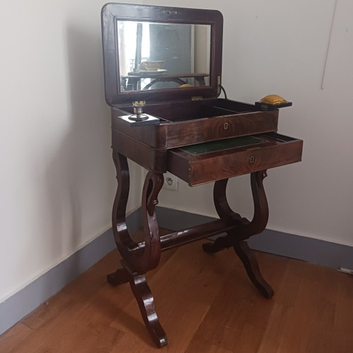 France, Louis-Philippe period - small mahogany worker or hairdresser - good condition