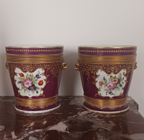 Vecchia Parigi, periodo Luigi Filippo, Napoleone III - grande coppia di vasi da fiori - sfondo viola e ricco