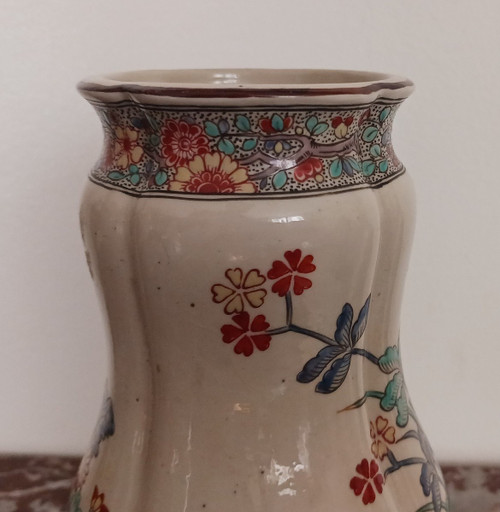 Manufacture Samson - vase monté imitant Chantilly - décor kakiemon Louis XV - faïence