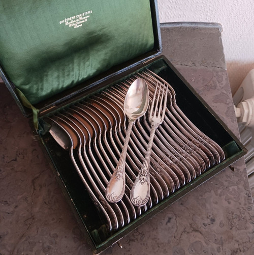 Christofle, modèle Trianon - coffret de 12 cuillers et fourchettes de table - métal argenté