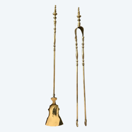 Ensemble d'une pelle et d'une pince de cheminée en laiton d'époque 19 ème 