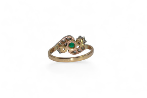 Anello con smeraldi e diamanti