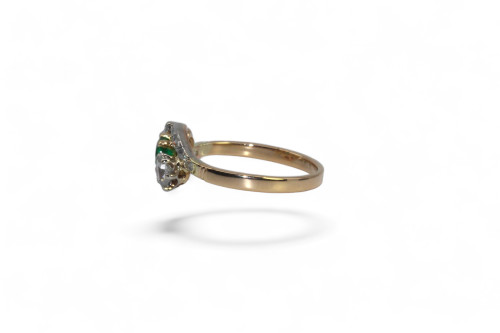 Anello con smeraldi e diamanti