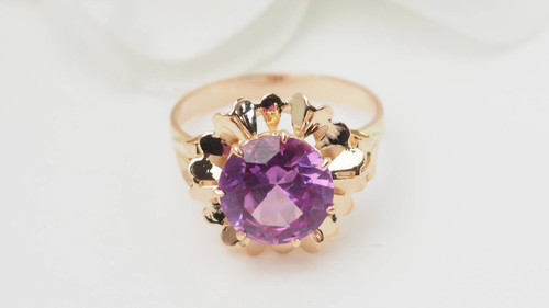 Bague fleur vintage en or rose et spinelle rose 