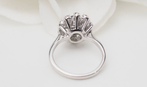 Anello Margherita in oro bianco, zaffiro e diamanti 