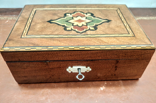 Inlaid box 