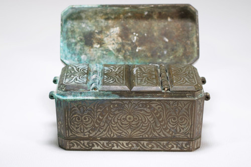 Betel nut and lime box, Mindanao.