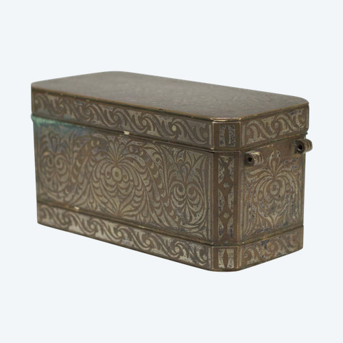 Betel nut and lime box, Mindanao.