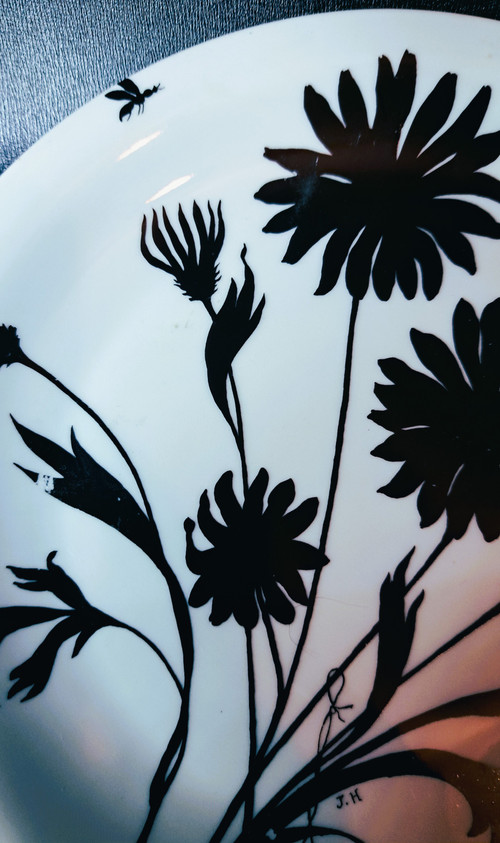 Assiette décorée par Jeannine Hétreau ​​​​​​​ décor Marguerite pour Primavera vers 1950