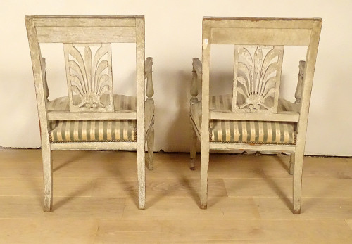 Coppia di poltrone Directoire in legno laccato con sedute a conchiglia Palmette Fine XVIII secolo