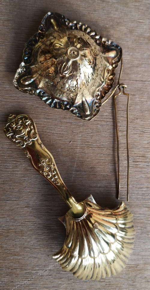 Napoleon III silver-gilt box: 12 spoons +1 pair of tongs + tea strainer + spoon Guillot 19th century goldsmiths