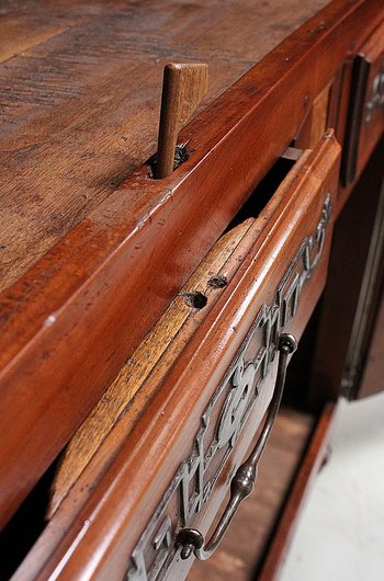 Cabinet en Merisier Roux de style Louis XV, région Vendée - 1ère partie XIXe