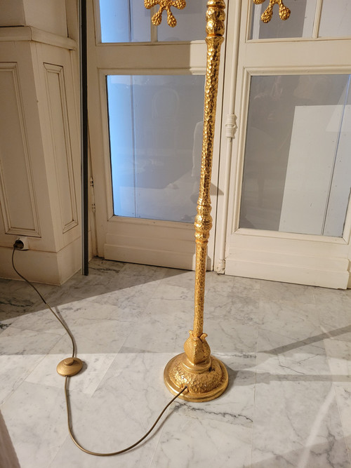 Lampadaire en métal doré signé Nicolas de Waël pour Fondica.