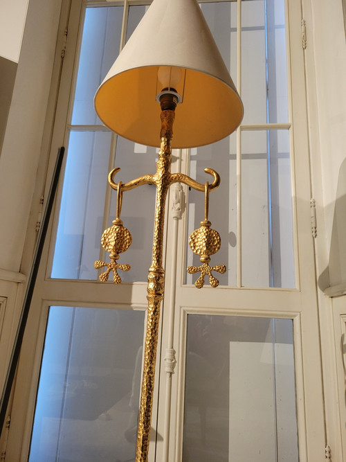 Lampadaire en métal doré signé Nicolas de Waël pour Fondica.