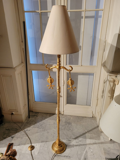 Lampadaire en métal doré signé Nicolas de Waël pour Fondica.