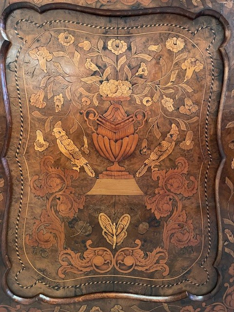 Belle paire d'encoignures hollandaises vers 1750