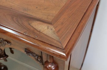 Long Meuble de Présentation, en Noyer, goût Renaissance - 2ème partie du XIXe