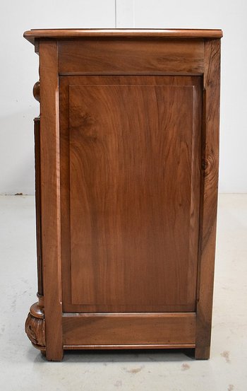 Long Meuble de Présentation, en Noyer, goût Renaissance - 2ème partie du XIXe
