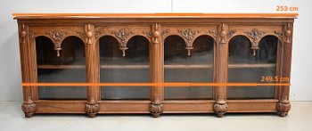 Long Meuble de Présentation, en Noyer, goût Renaissance - 2ème partie du XIXe