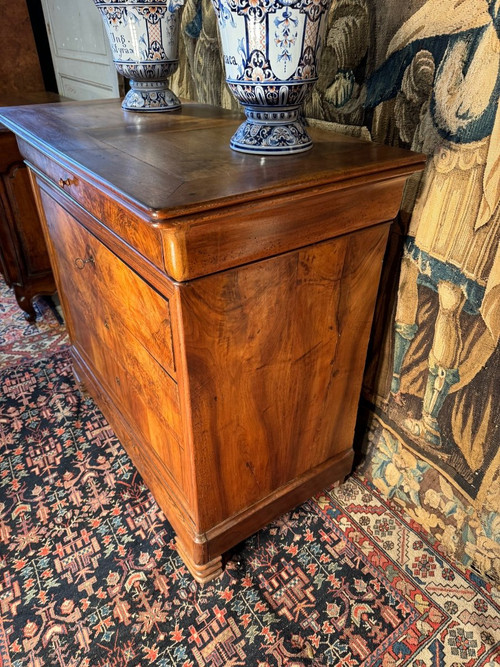 Louis Philippe 19th century walnut chest of drawers